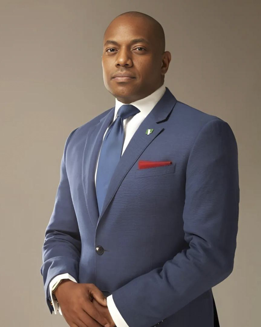 Headshot of Fela Durotoye